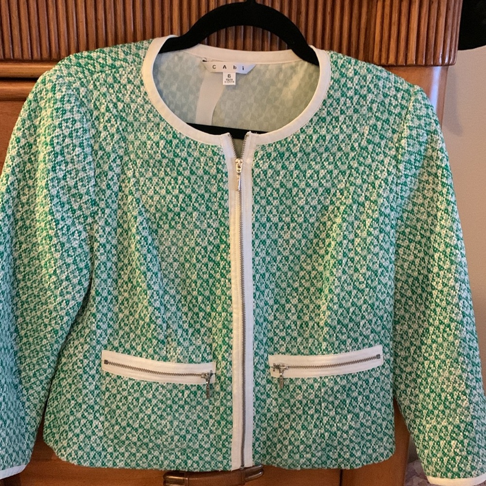 EUC Cabi green, and white design Spring Jacket - Picture 5 of 5